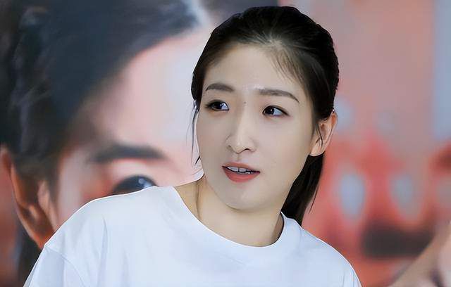 女大学生实际政事